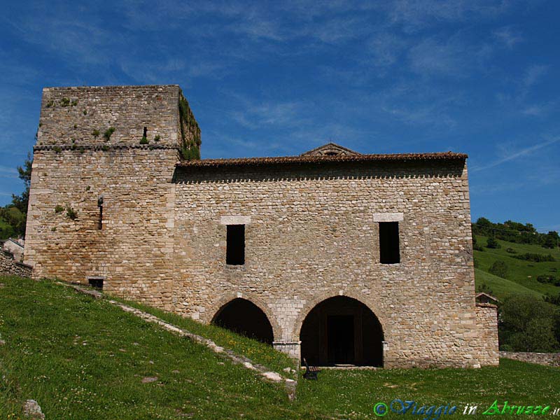 08-P5167789+.jpg - 08-P5167789+.jpg - L'abbazia di San Bartolomeo (X sec.).